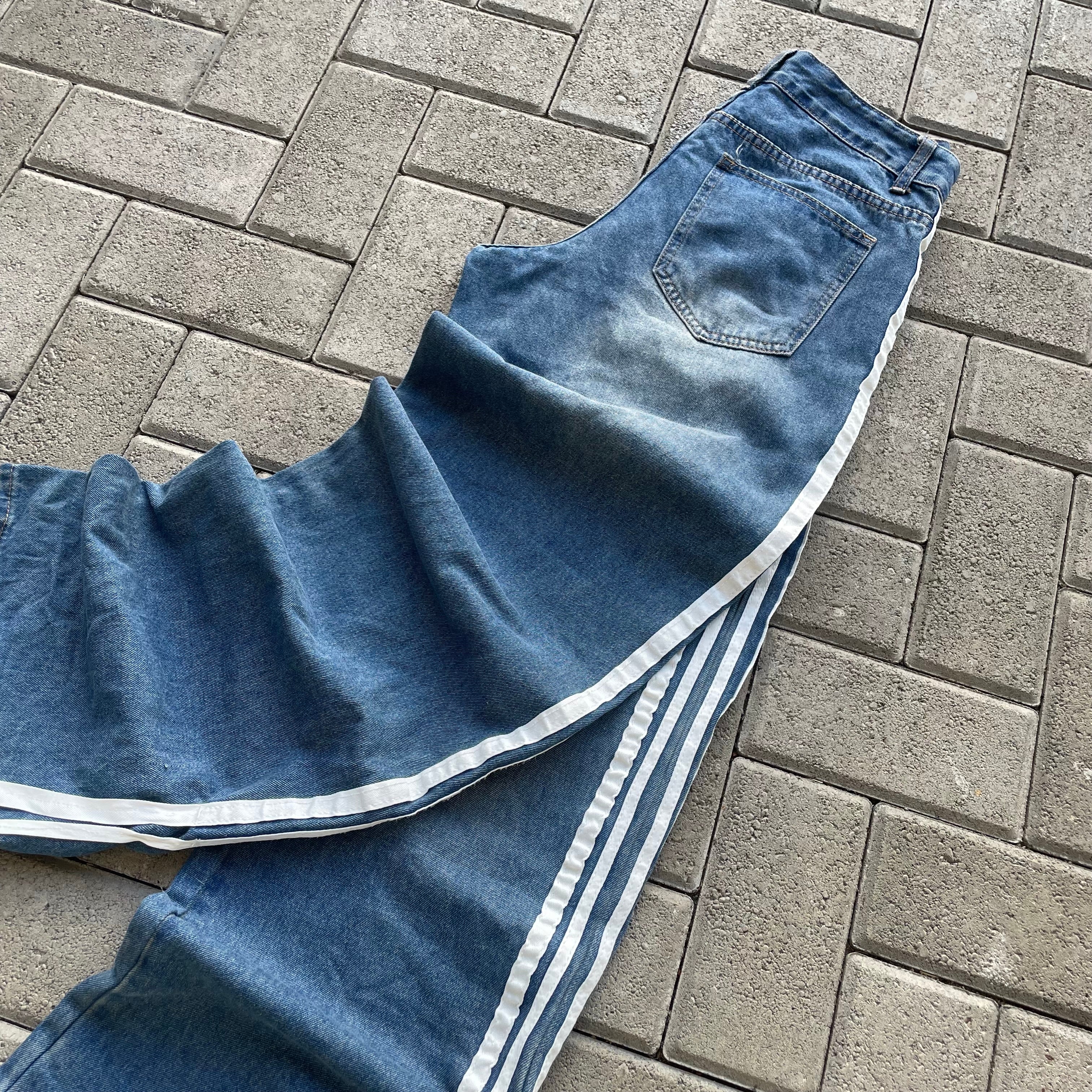 (32) Baggy type Adidas
