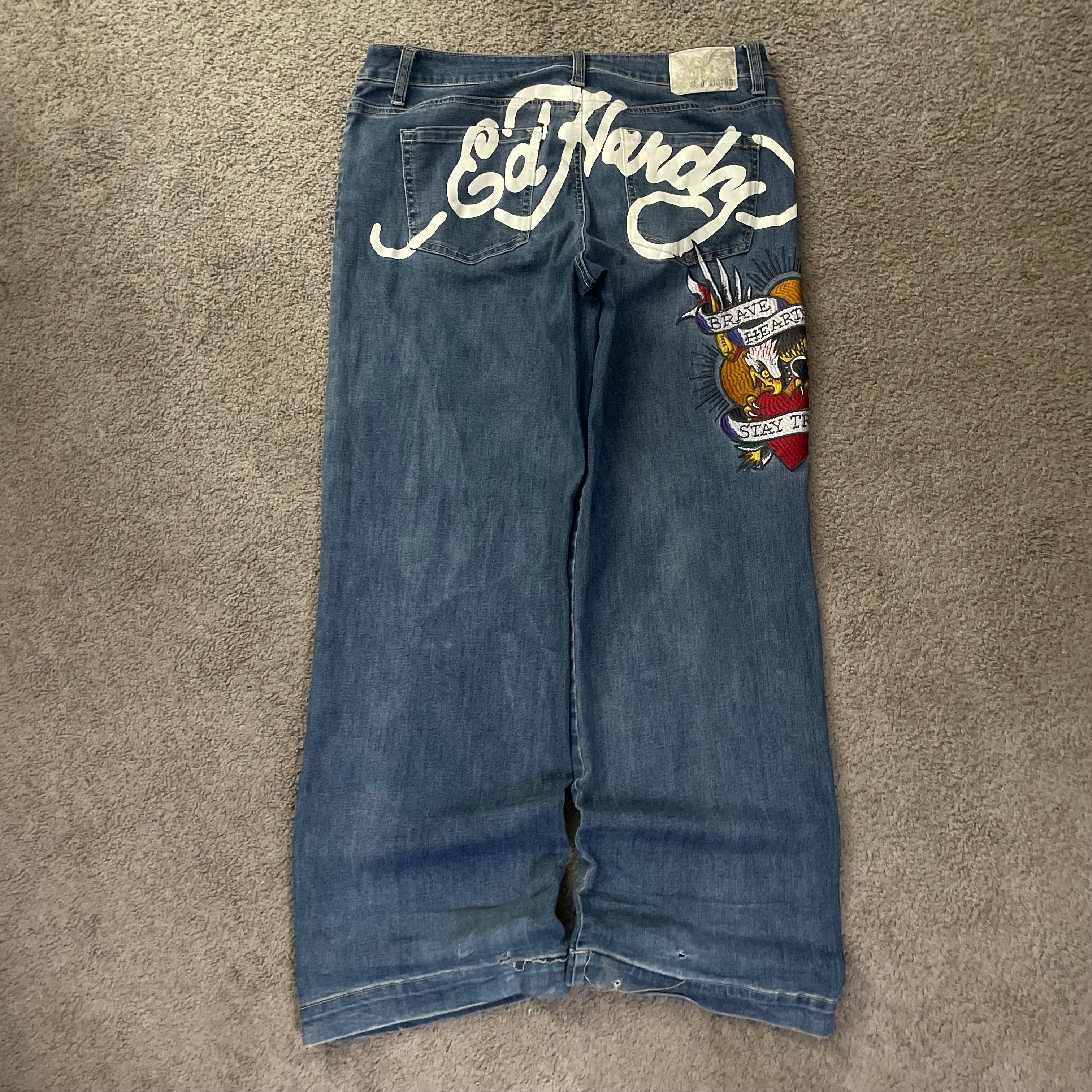 (32) ED HARDY BAGGY