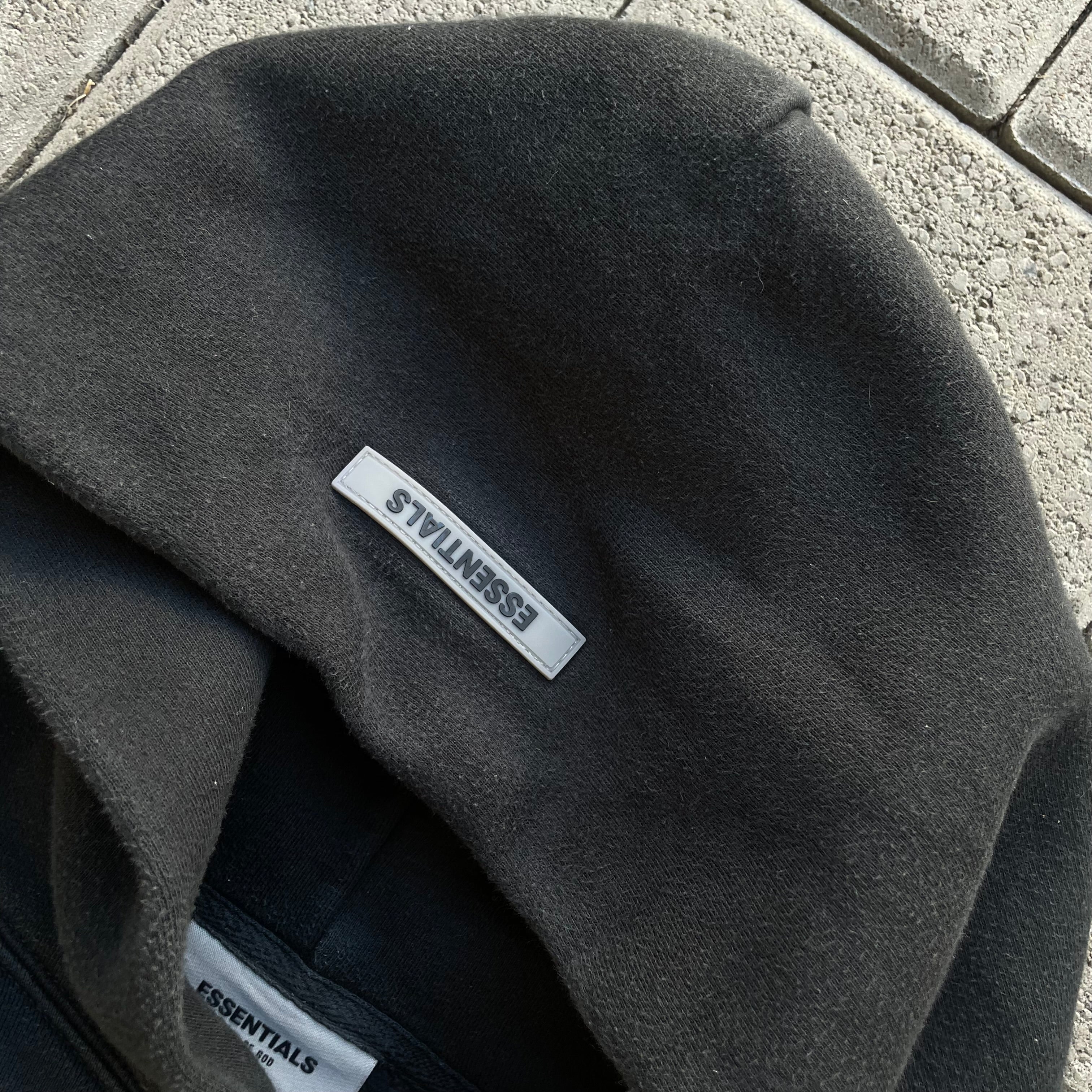 (M) Essentials hoodie