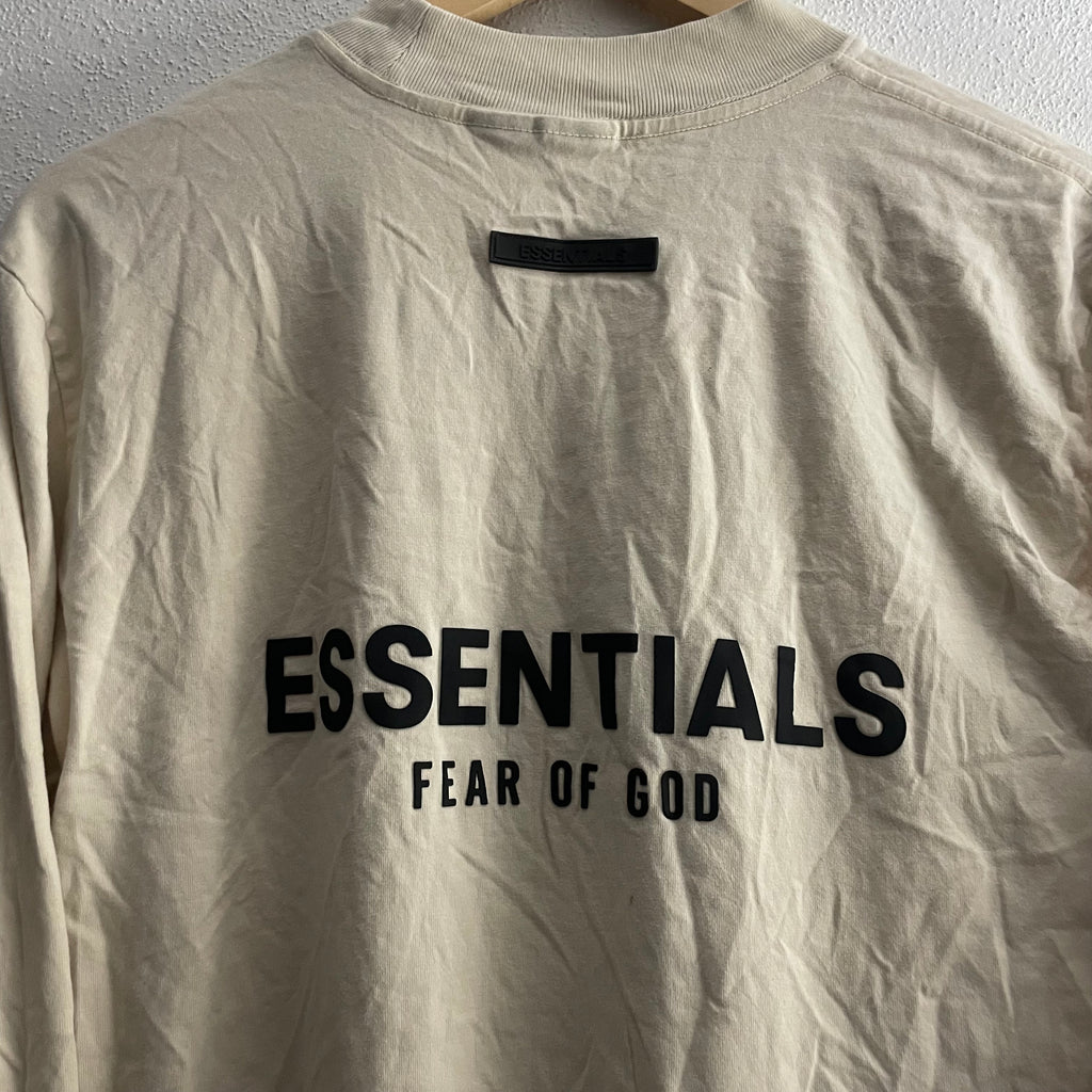 (S) ESSENTIALS TEE