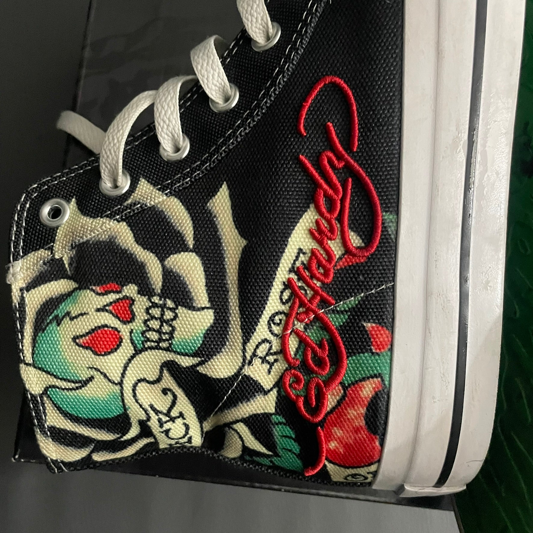 (42.5) Converse Ed hardy