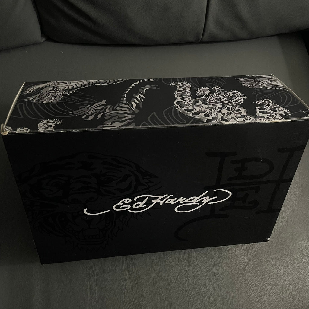 (42.5) Converse Ed hardy