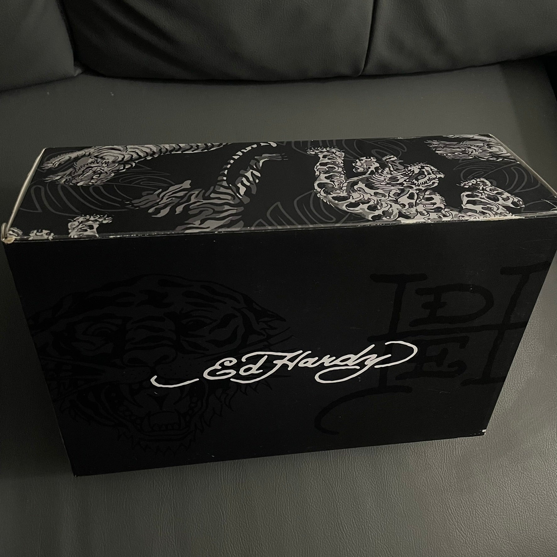 (42.5) Converse Ed hardy